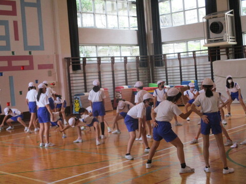 一日ソーランを踊る高学年