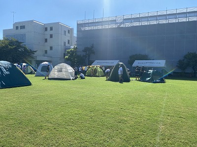 校庭キャンプ　テント