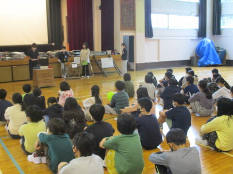 開会式の様子の写真