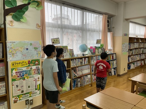 付きっ切りで寄り添い、児童の優しさを感じました。