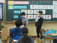 11月7日(月曜日)に5年1組で英語の研究授業が行われました。 単元名は「行ってみたい都道府県を伝えよう 」です。