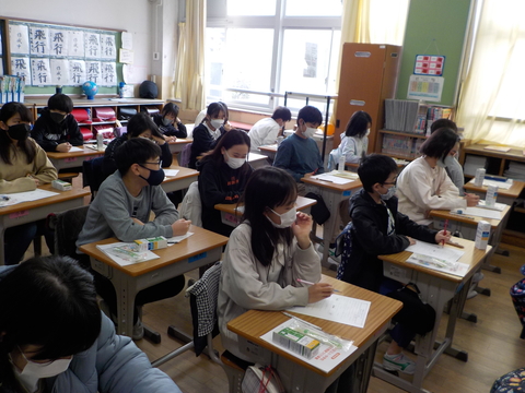 学習後、復習プリントに取り組みました
