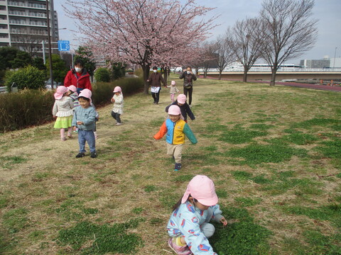 集まってくる子どもたち