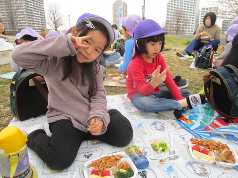 食べているところ