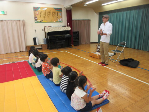 聞かせ屋。けいたろうさん親子おはなし会