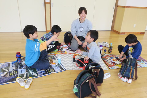 らいおん組が食べているところ