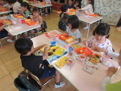 初めてのお弁当給食