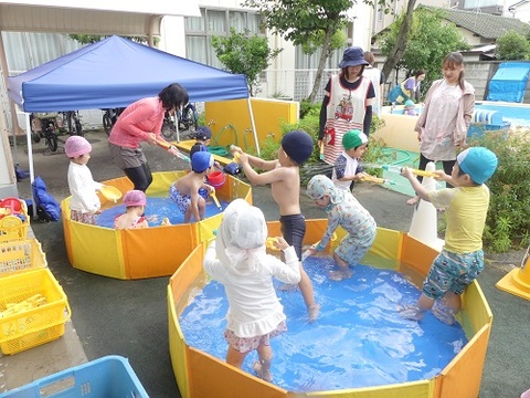 うさぎ組の水遊び