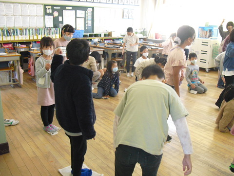 R4たてわり班遊び