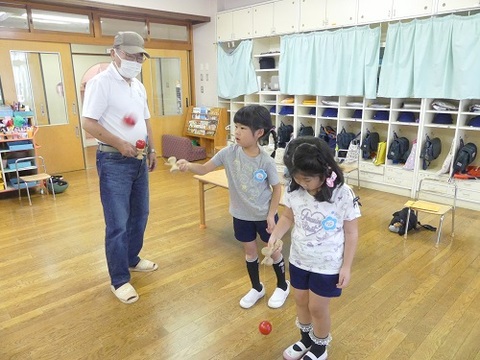 けんだまをしてもらっているところ