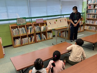 21日 1年生 図書｜尾久西小学校