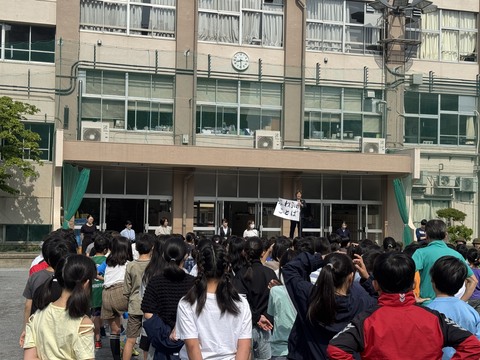 全校朝会