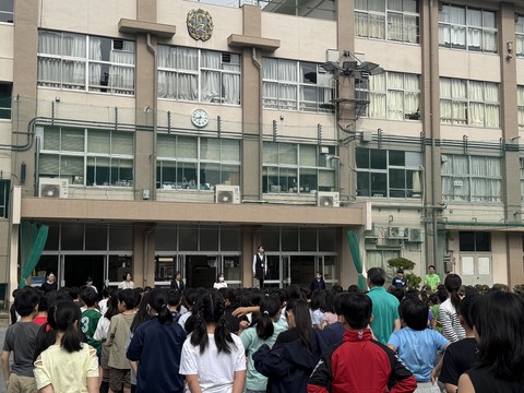 全校朝会