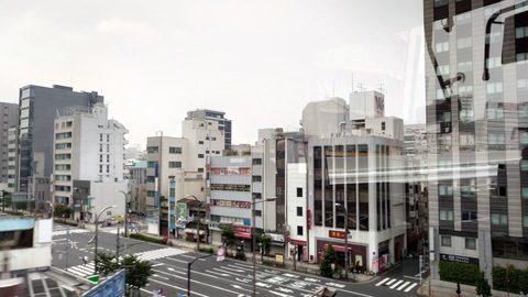 車窓　東京