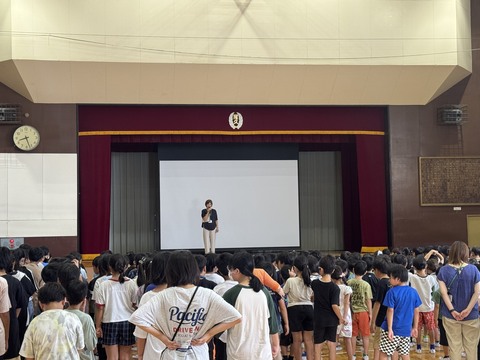全校朝会