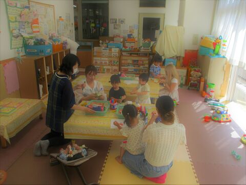 作品を作っているところです。