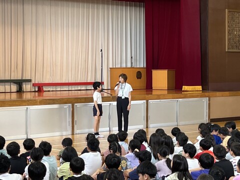 全校朝会