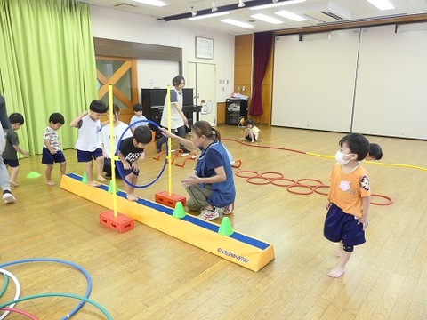 年少のニコトレ(橋渡り)
