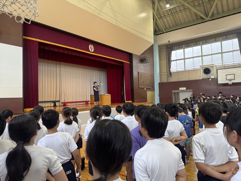 全校朝会