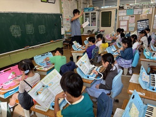 7