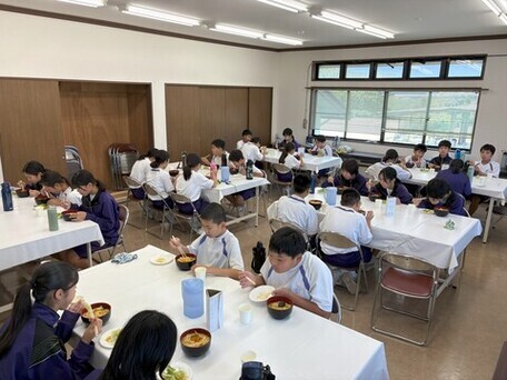 昼食のようす(4)