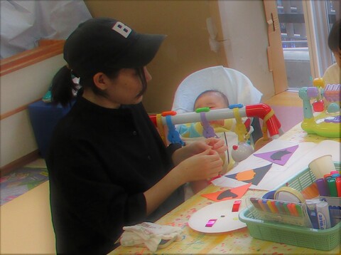 作品を作っているところです。