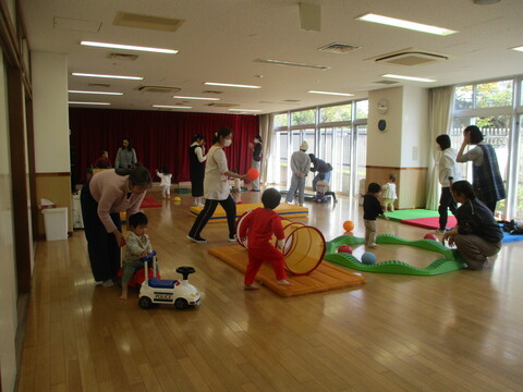 ホールで遊んでいます