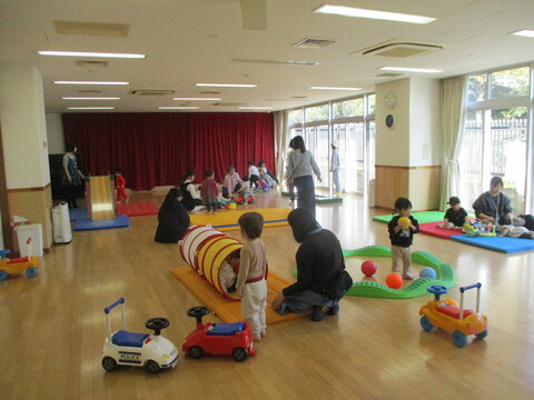 ホールで遊んでいます