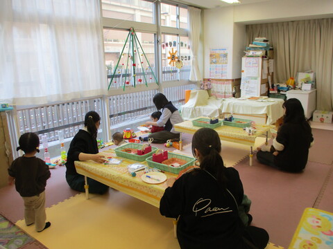 作品を作っているところです。