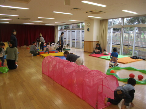 ホールで遊んでいます