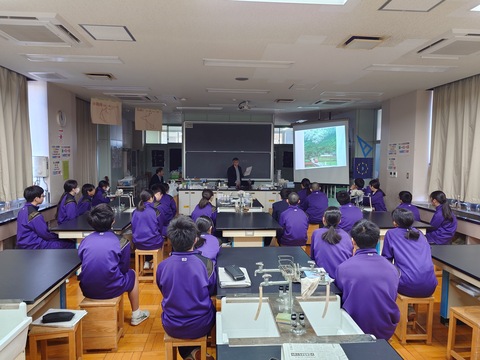 理科出前授業のようす