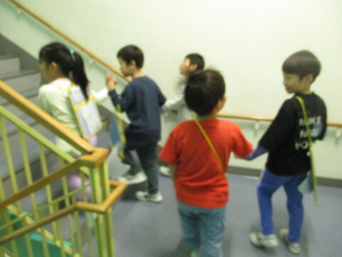 1，2年生学校探検
