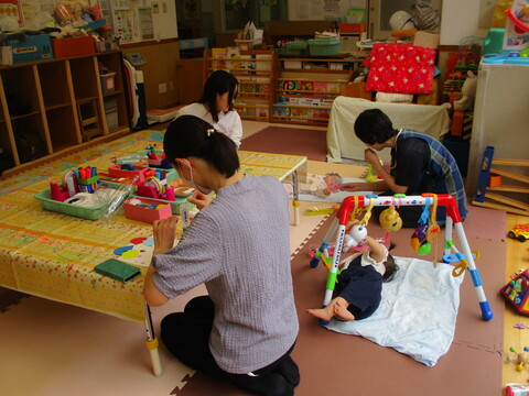 作品を作っているところです。