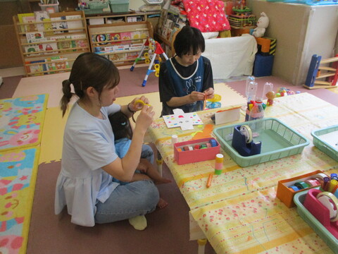 作品を作っているところです。