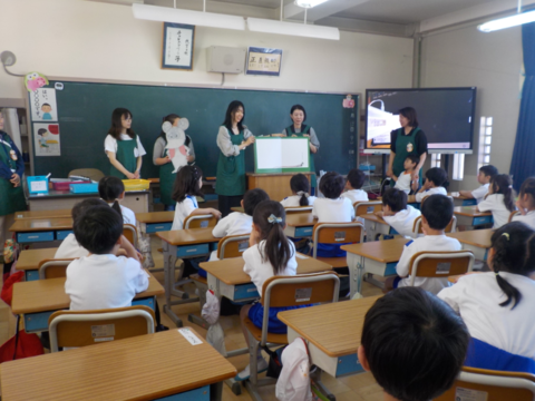 1年生読み聞かせ写真