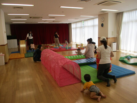 ホールで遊んでいるところです。