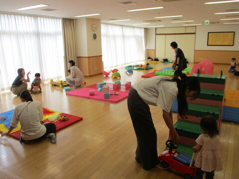 ホールで遊んでいるところです。